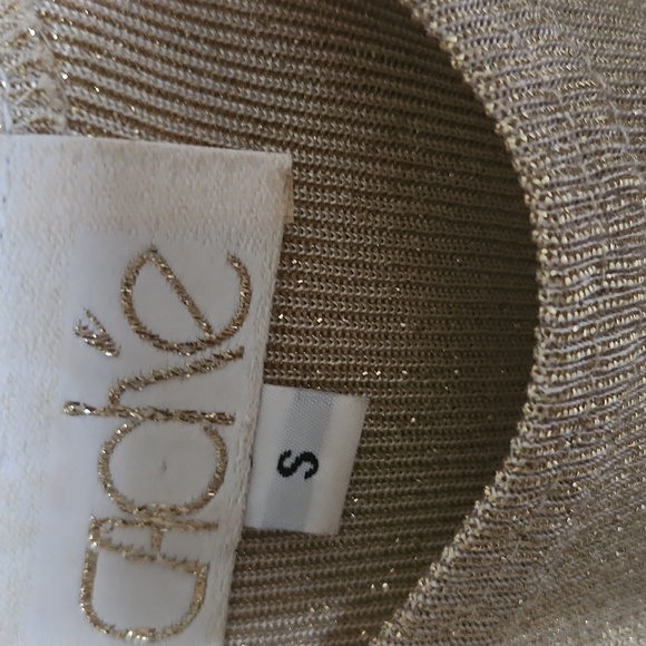 SALE -Gold LAME Knit tank top, shorter hits just below the waisrband in Size S - Picture 3 of 4